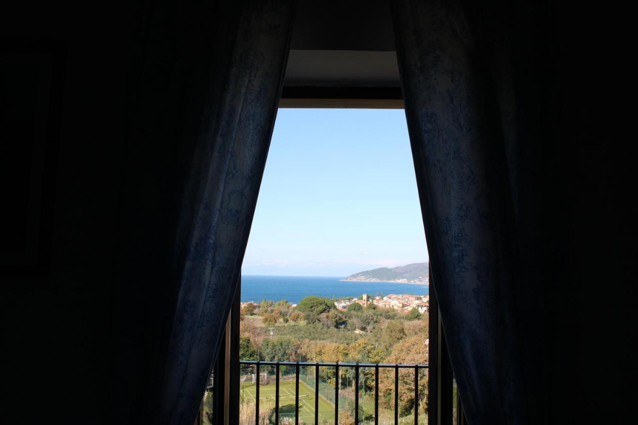 Hotel Hermitage Кастелабате Екстериор снимка