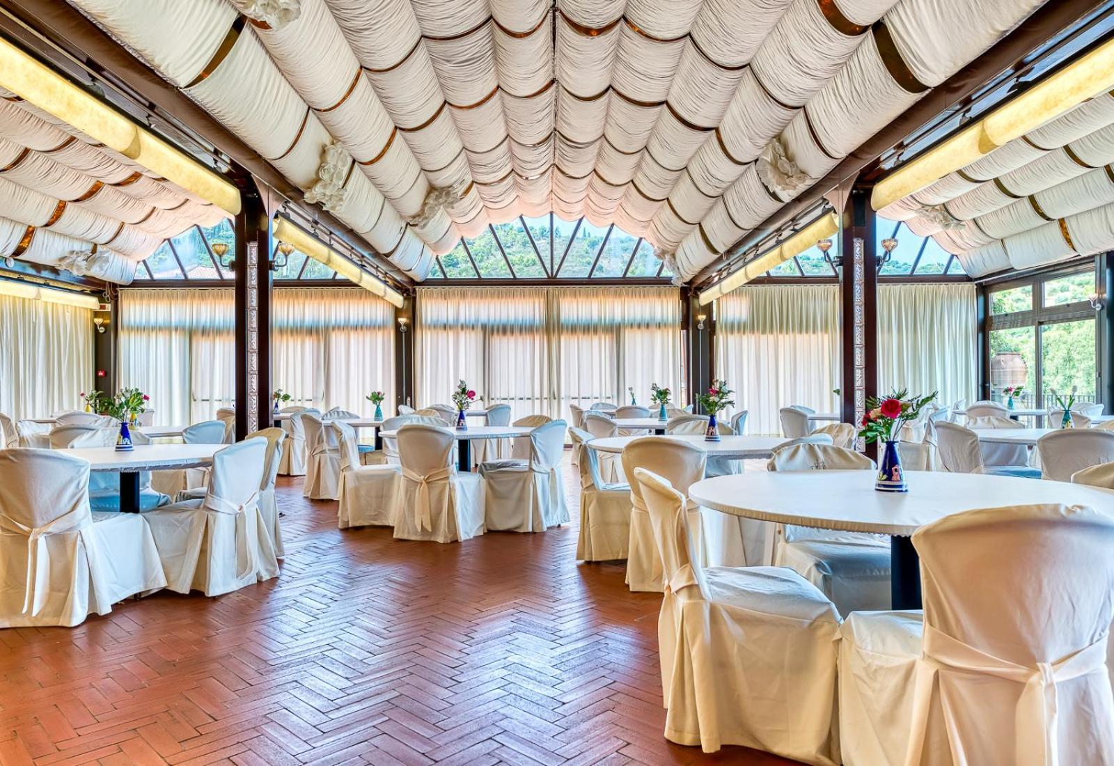 Hotel Hermitage Кастелабате Екстериор снимка
