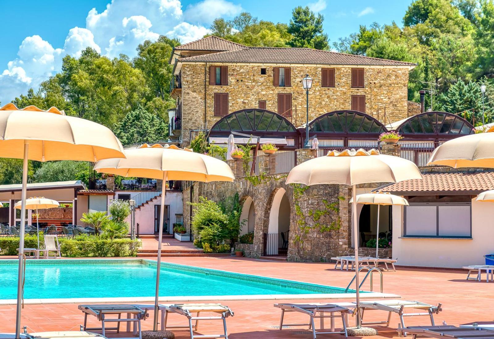 Hotel Hermitage Кастелабате Екстериор снимка